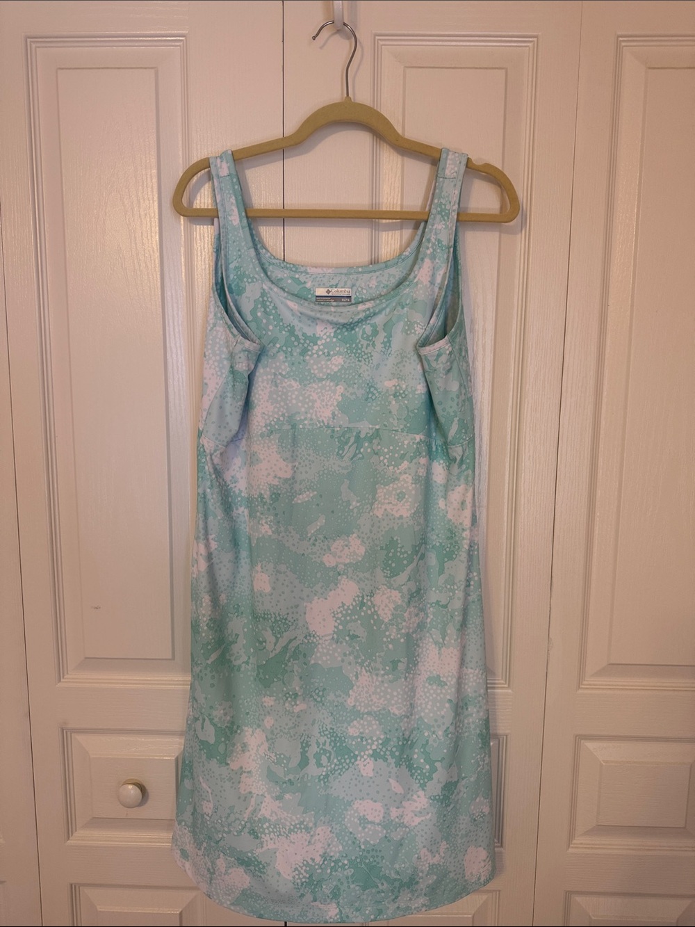 Columbia sportswear Mint green & White Sleeveless Soft Scoop Neck dress